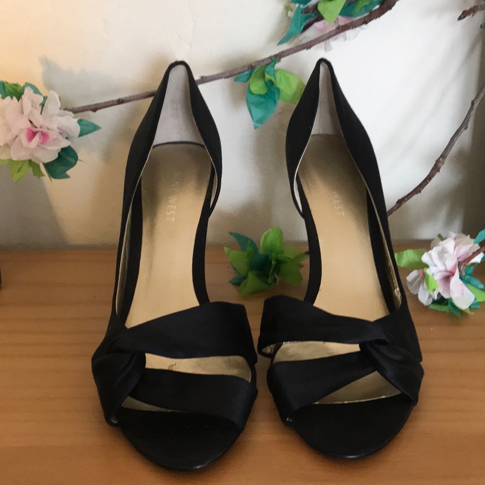 Black satin Nine West heels